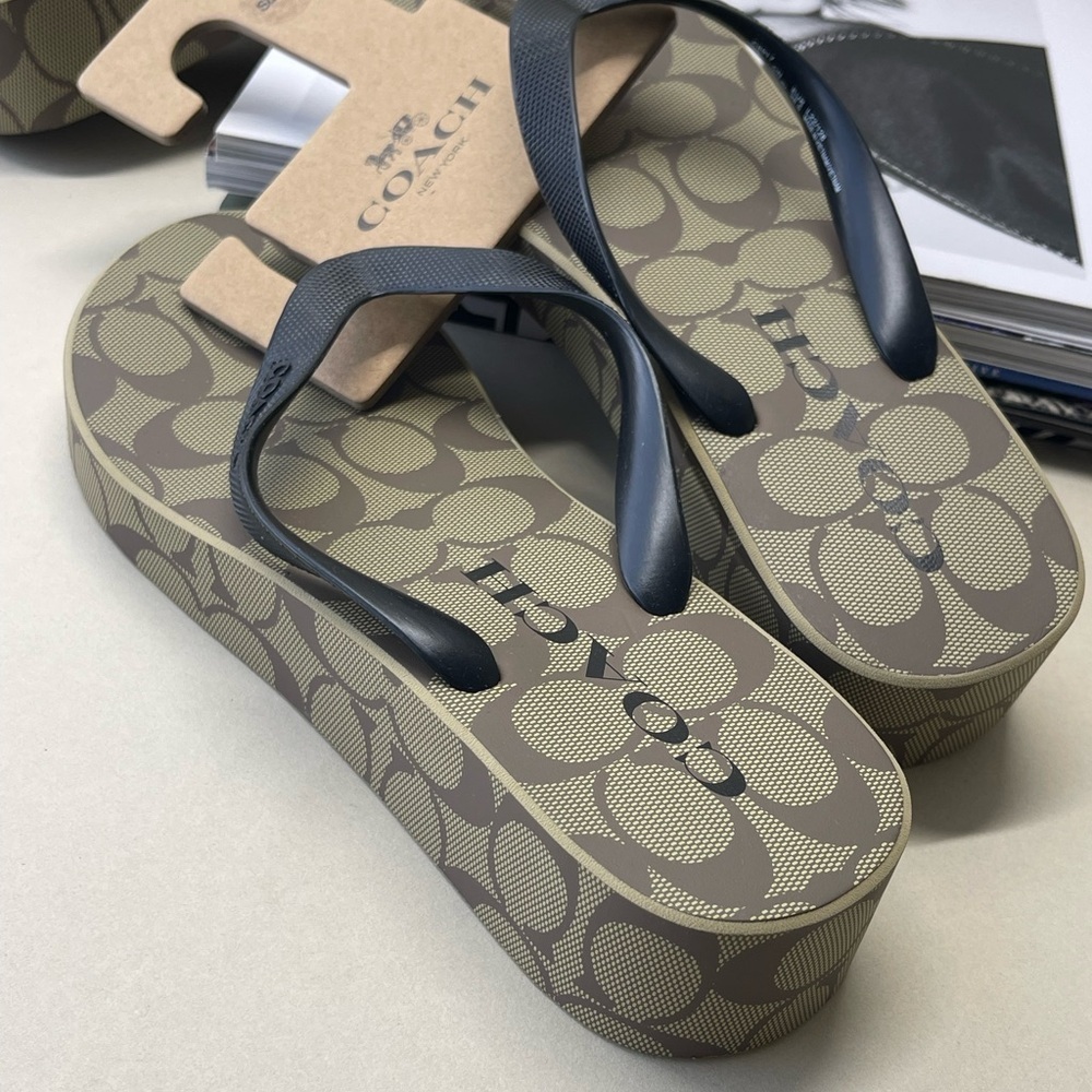(new+tag) Coach signature monogram sandals wedges brown  size 9
